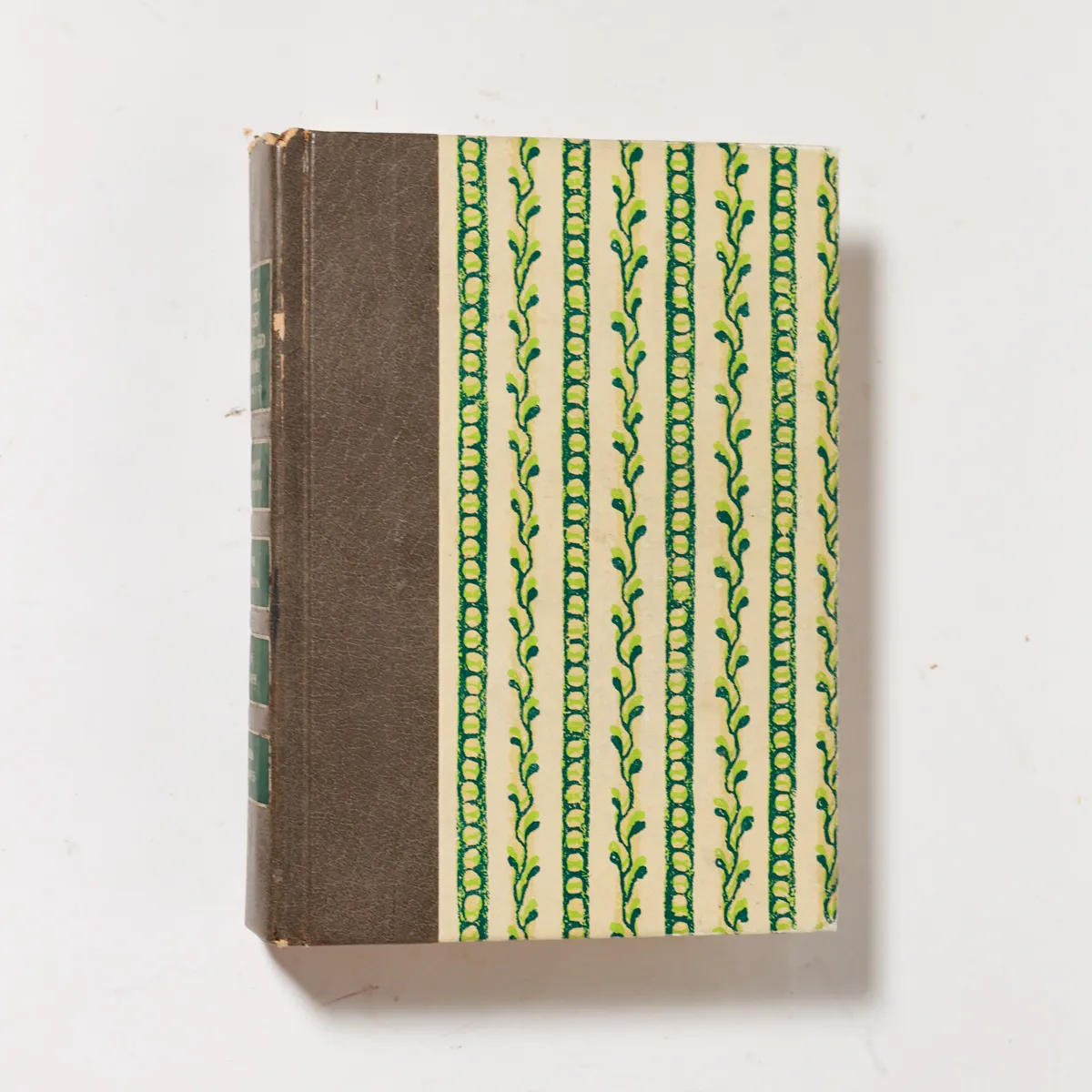 Book 1973 Reader's Digest Condensed Hardcover Vintage Bookshelf Prop