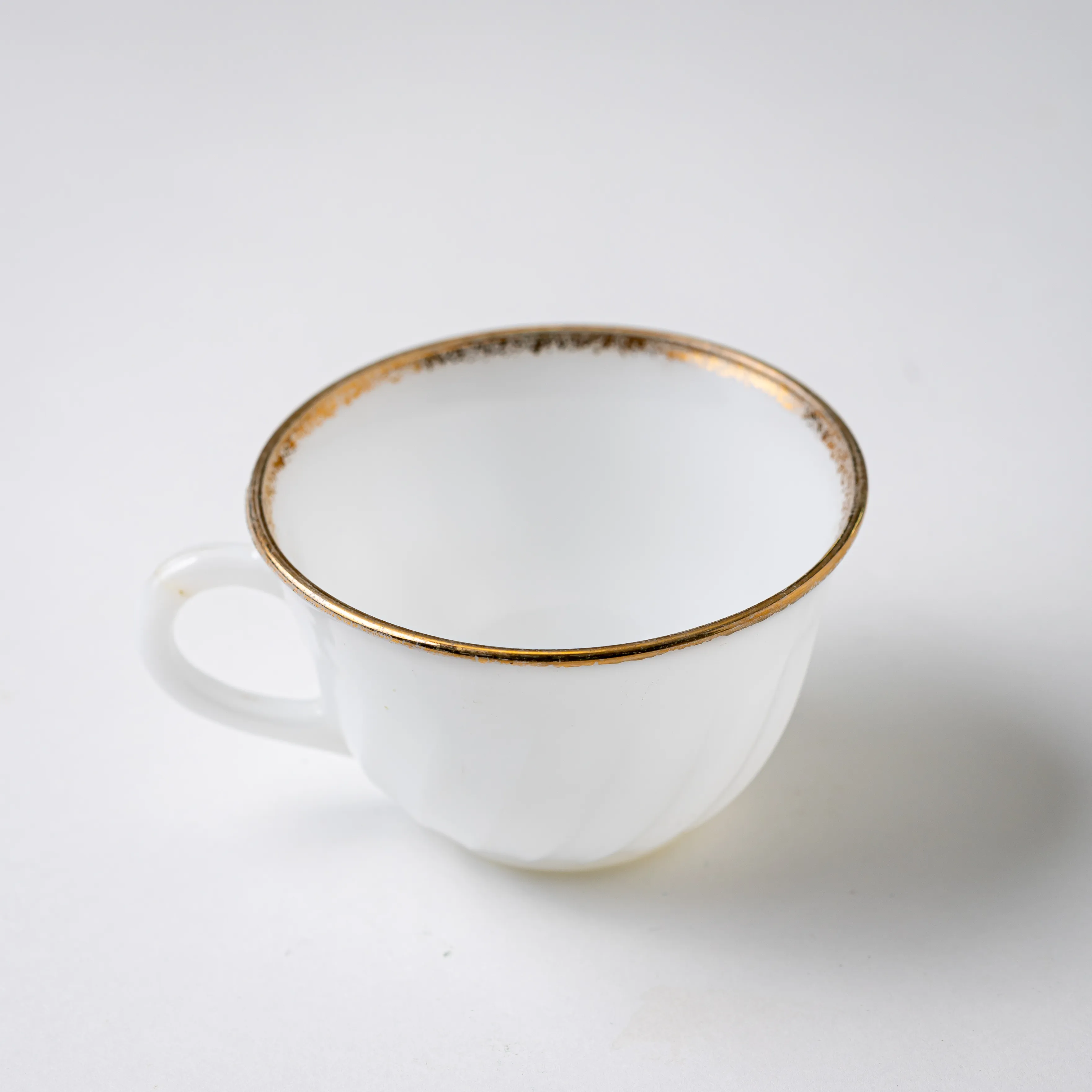 Ribbed Milk Glass White Cup Coffee Mug with Gold 