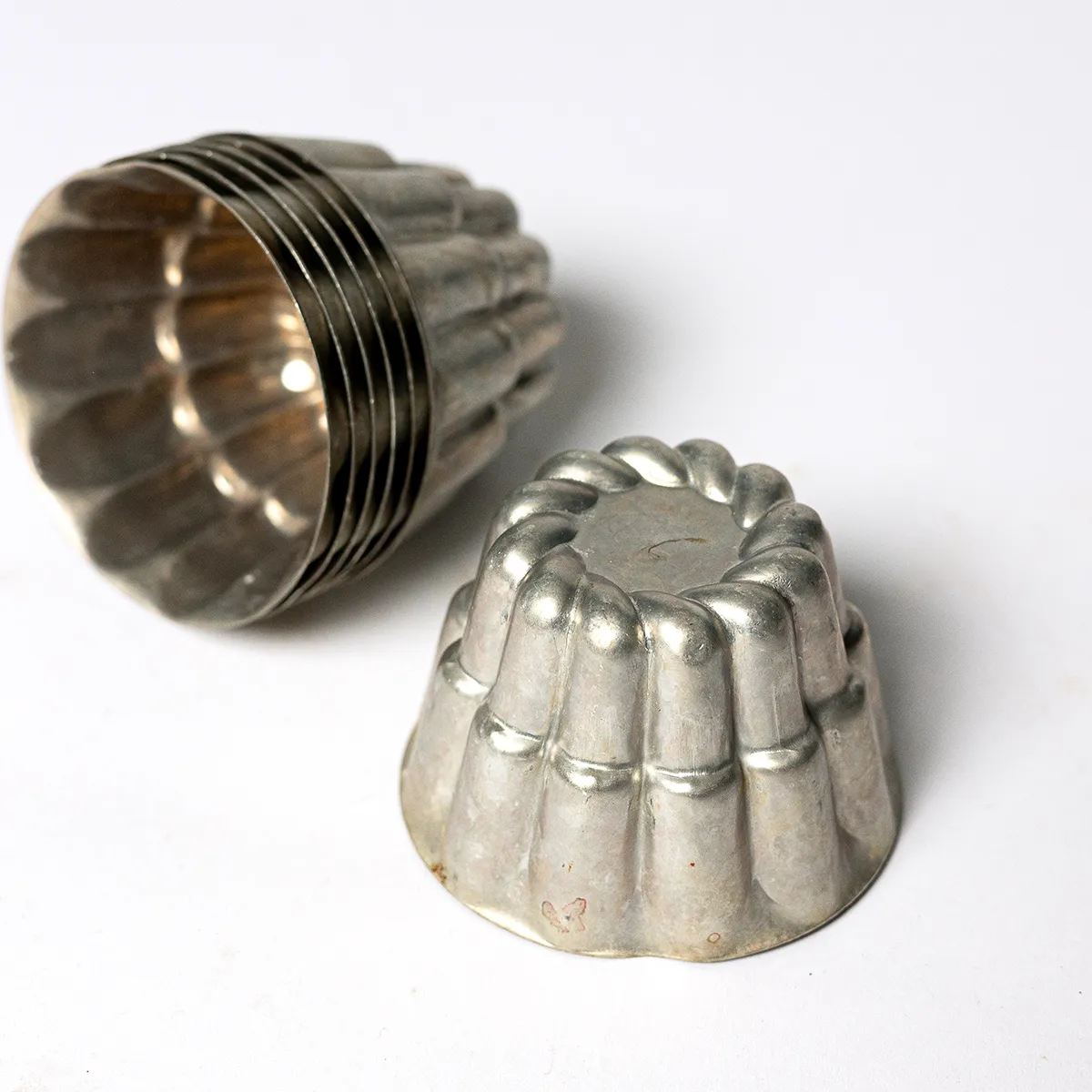 Bakeware: Individual Aluminum Dessert Molds 