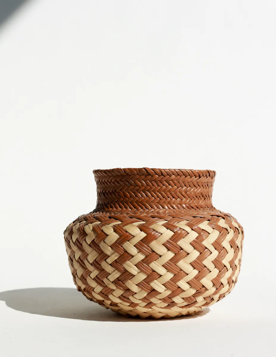 Small Vintage Tarahamura Small Basket with Zig Zag Light Brown and Cream Design, Mexico
