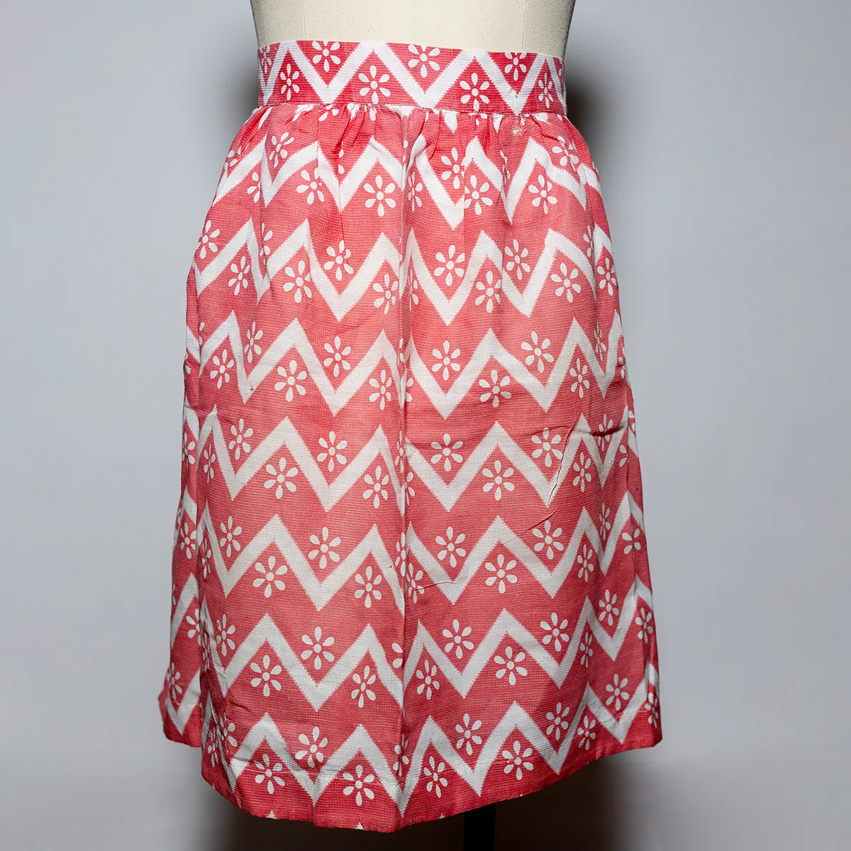 Kitchen Soft Goods: Pink Chevron and Flowers Vintage Kitchen Apron - 50" around 21" long
