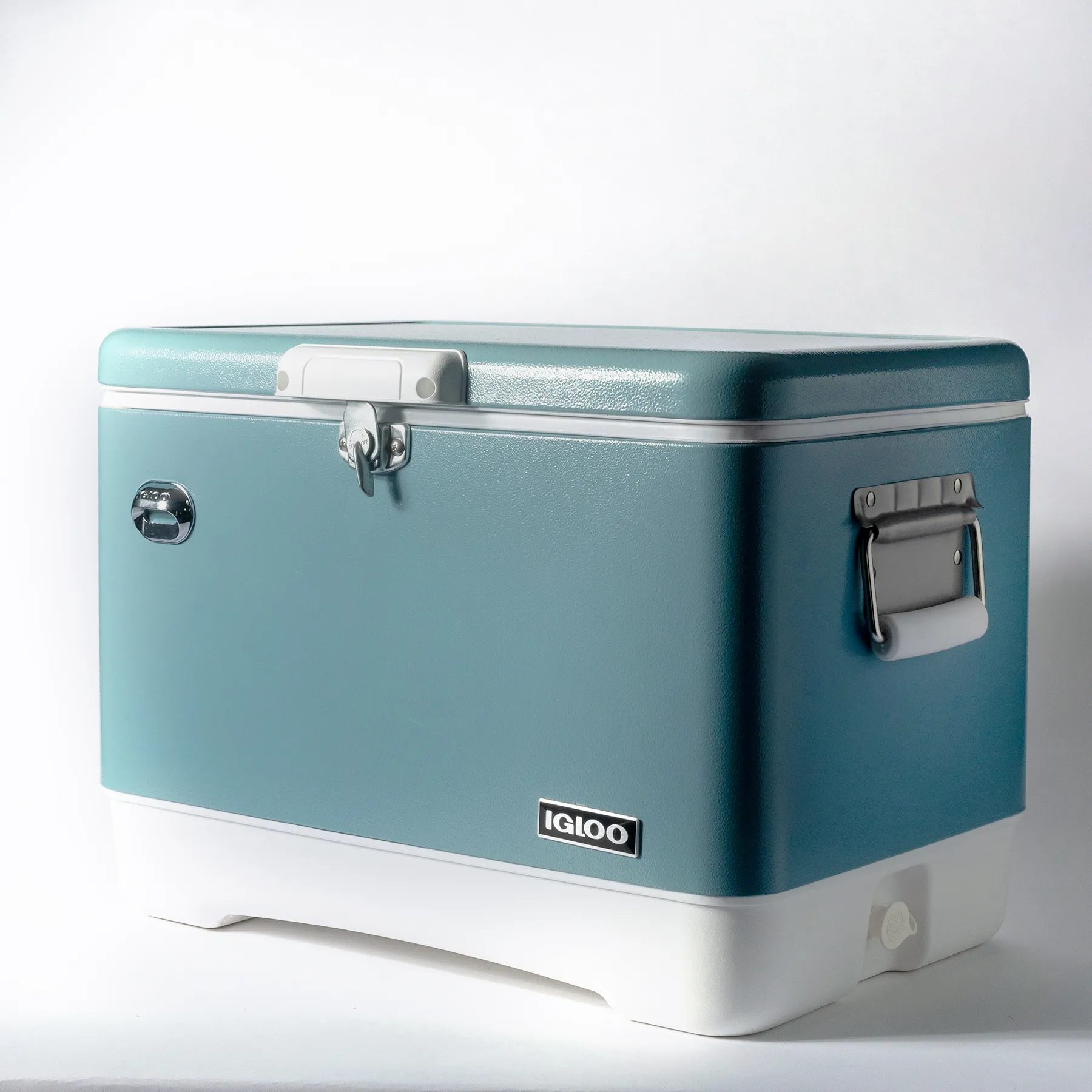 Sports and Outdoors Picnic: Igloo Legacy Shiny New Smokey Blue Cooler 54Qt - 16.5" x 22.5" x 14.4"