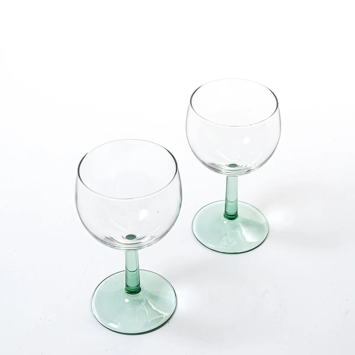 Clear bowl light green stemmed wine glass goblet - 5.75" x 2.75"