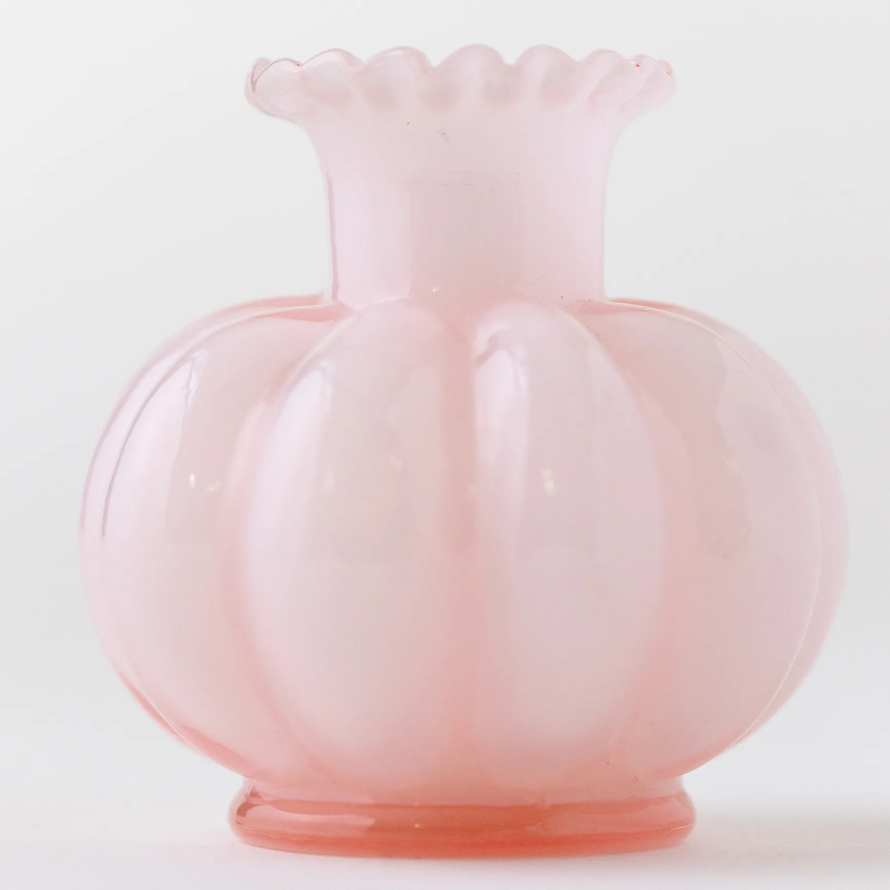 Housewares Vase: Pumpkin Shaped Pink Bud Flower Vase with ruffled Top