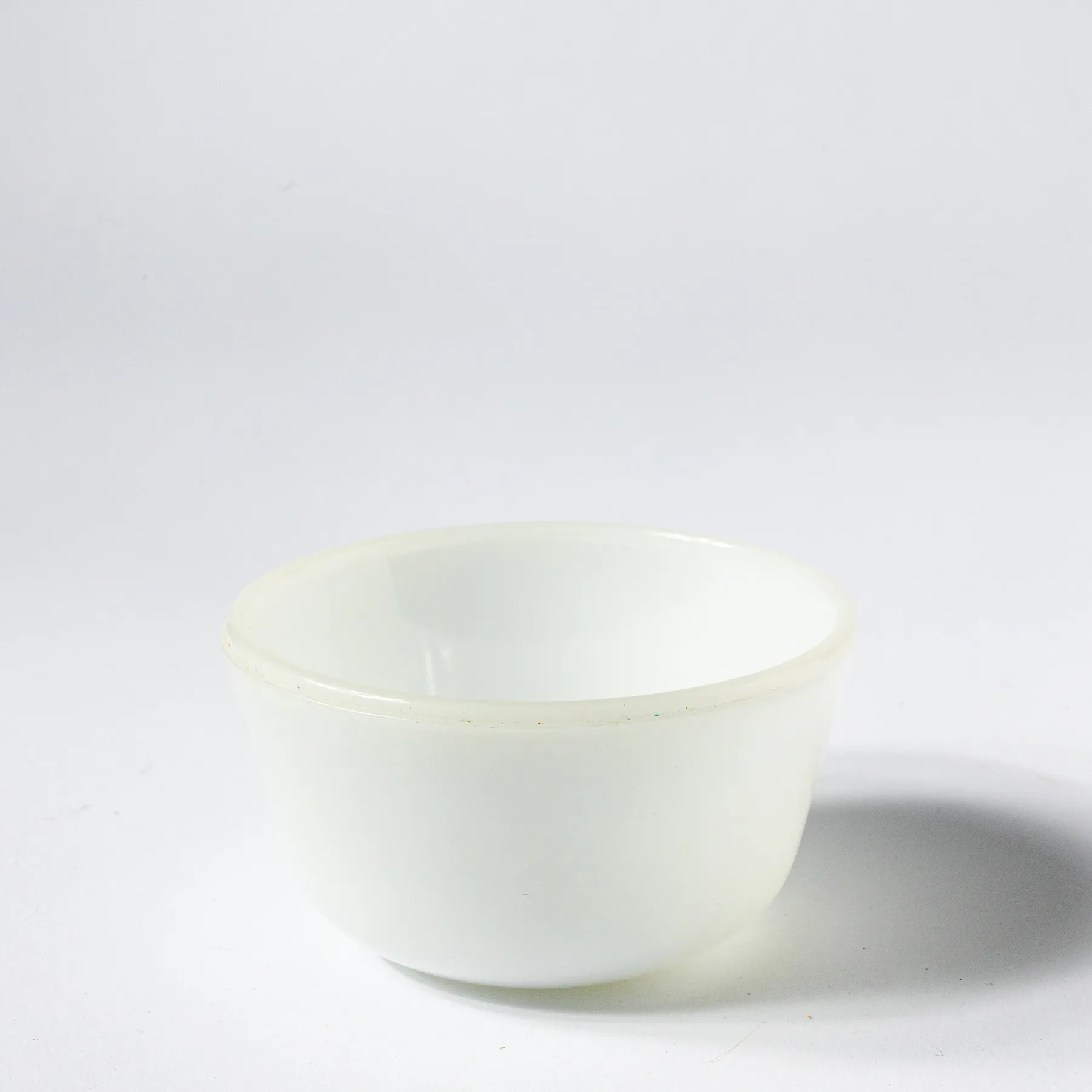 Milk Glass Pyrex Pinch Bowl - 3.5" x 2"