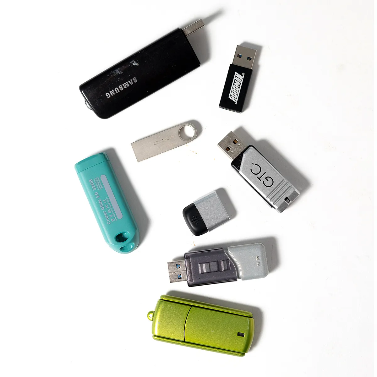 Small Bag of Vintage Technology USB drives
