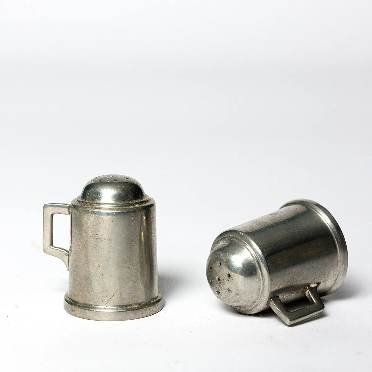 Kitchen Salt and Pepper: Vintage Pewter Salt and Pepper Shaker with Handles - 2"x1.5"