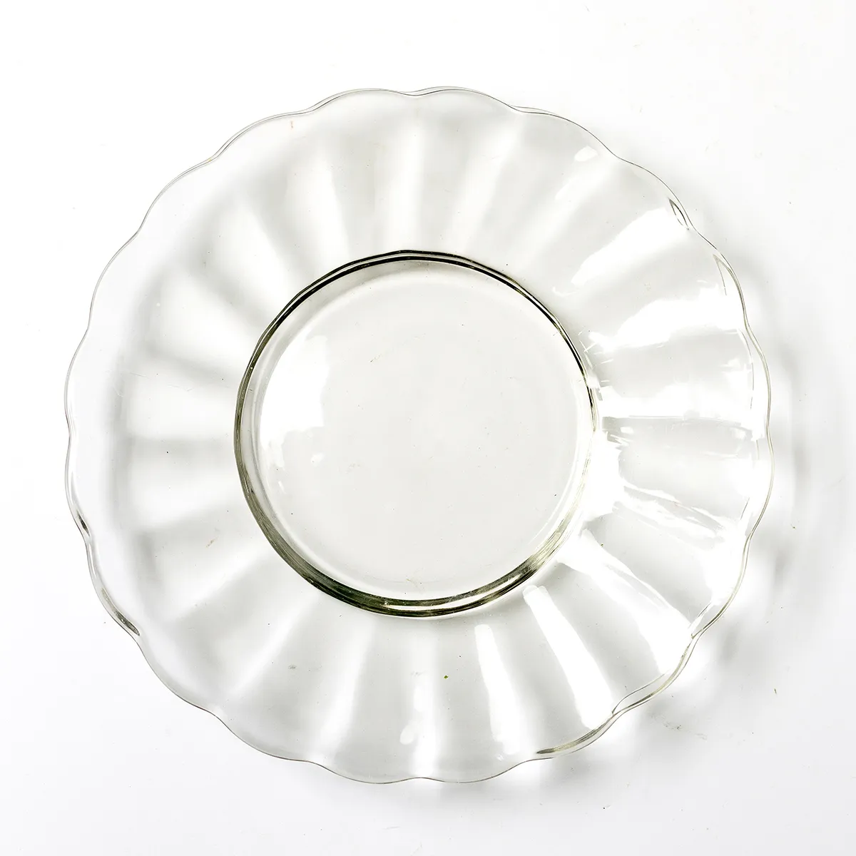 Anchor Hocking Moments Clear Glass Scalloped Luncheon Plates