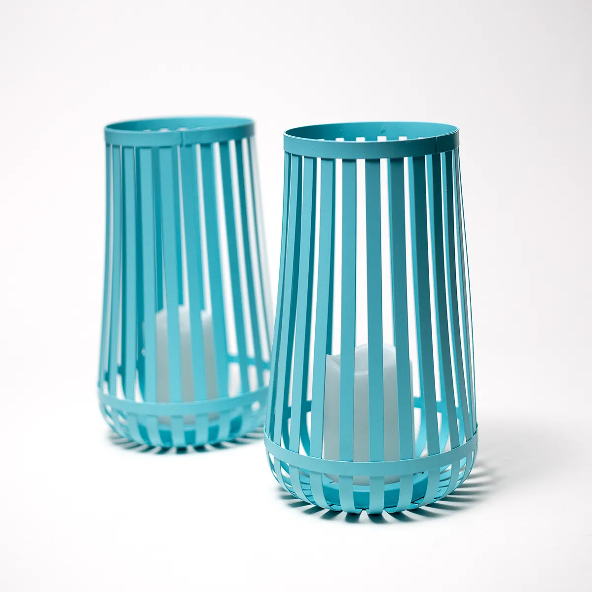 Pair or Single Glitzhome Solar Lanterns Blue Metal Stripes Outdoor Hanging Solar Lights for Garden Patio Yard Outdoor Decors