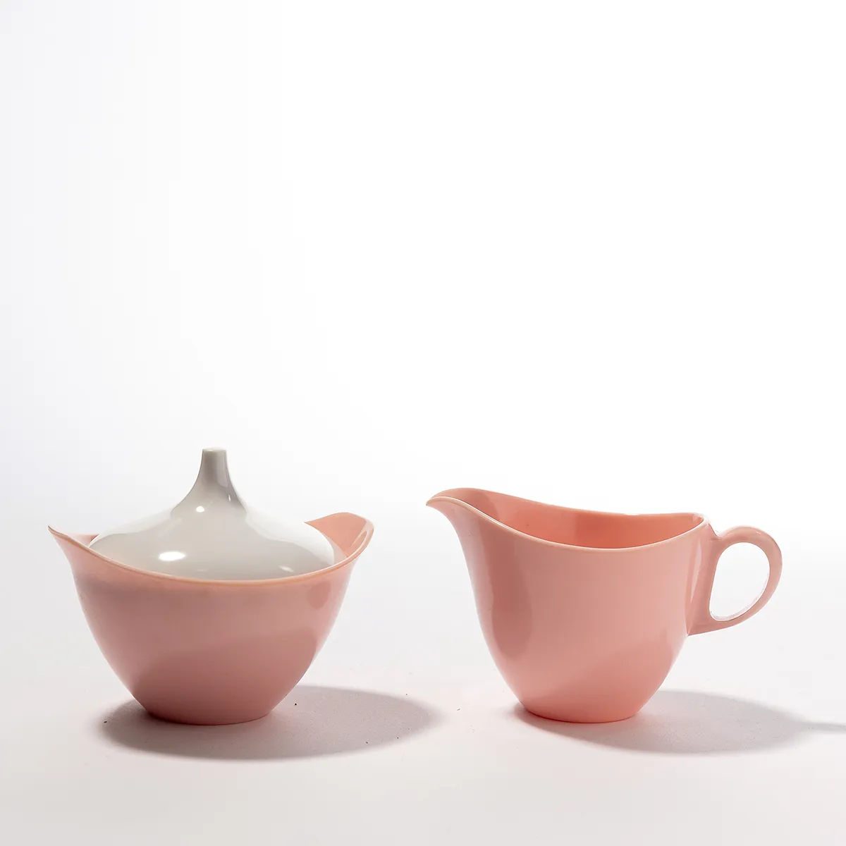 Baby Pink Melamine Creamer Cream Pitcher and Sugar Bowl, Vintage - 5" x 3.5"