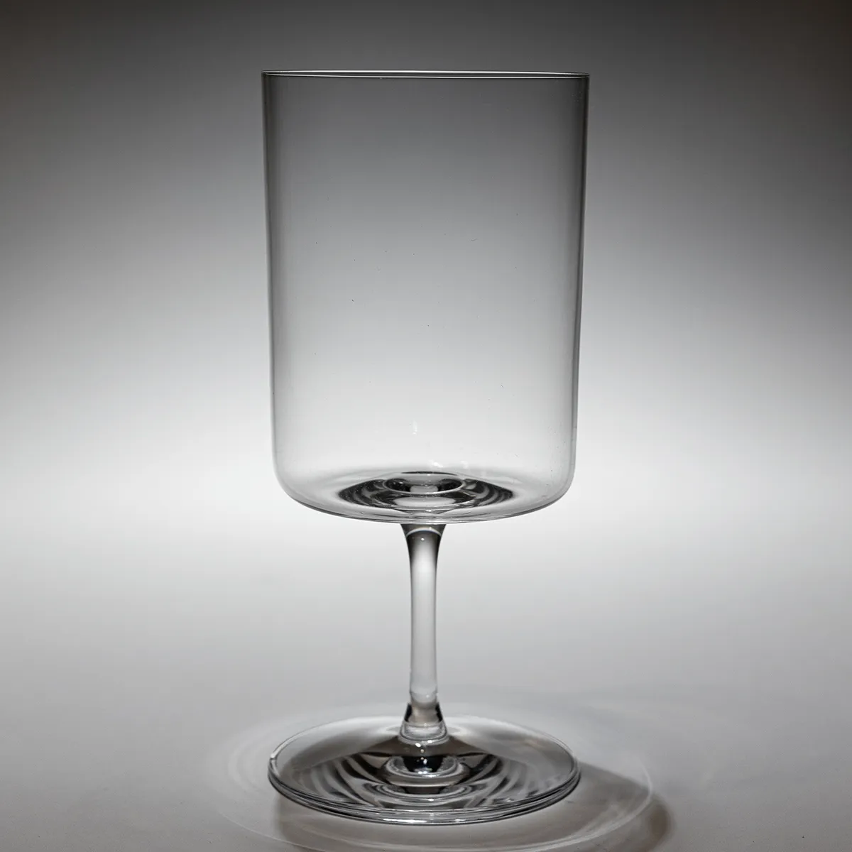 Red Wine Glasses Round Long Stem Cocktail Glass Wine Tumbler for Red and White Wine for bar Hotel Practical