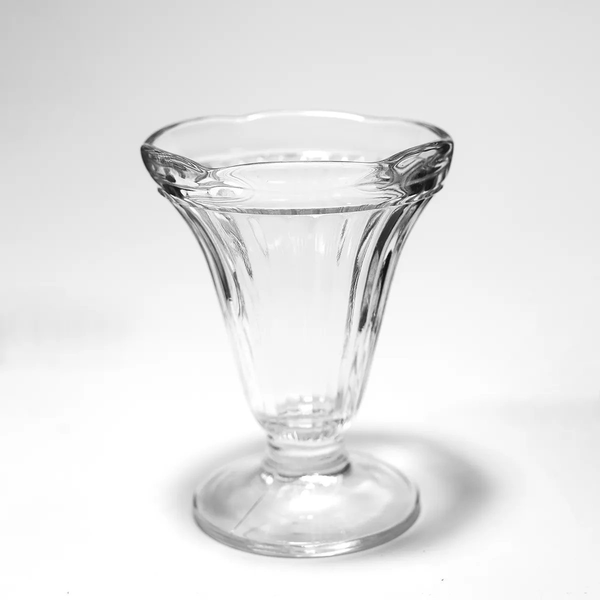 Vintage Sherbet dishes Jeanette Glass, soda Fountain, retro, ice cream, scalloped edge, ribbed - 5" x 3.75"