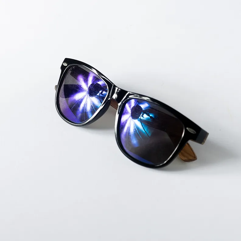 Sunglasses Black with Wood arms reflective lenses - 6"