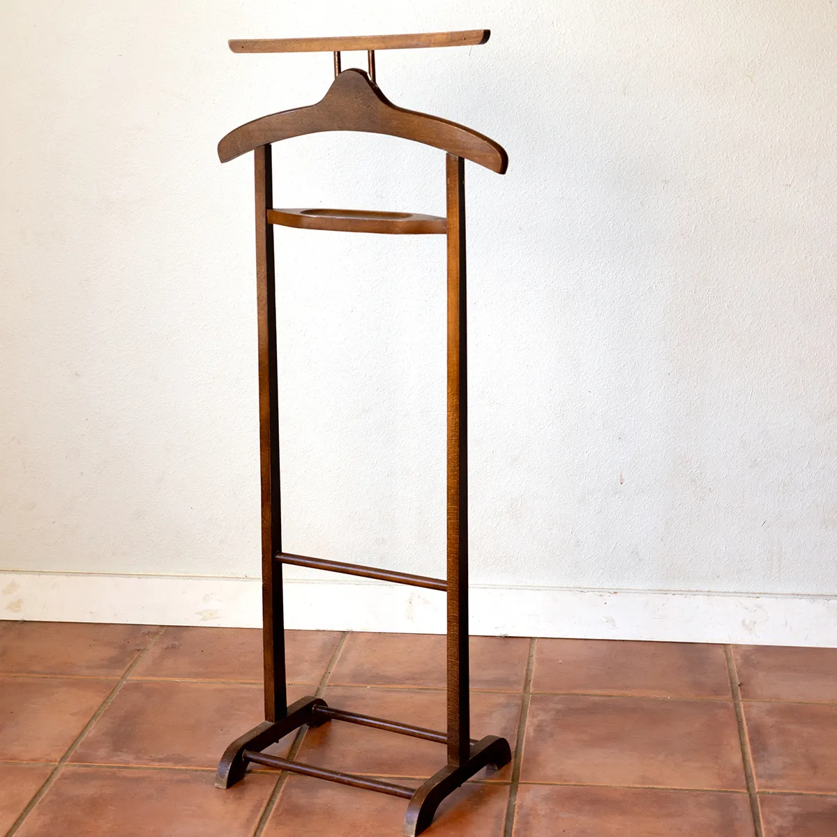 Vintage Wood stand up clothes hanger, Men's Valet Dressing Caddy