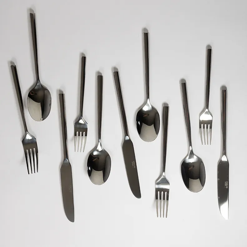 Sets Silverware Soup Spoon, Salad, Dinner Forks, and butter knife - 9" knife