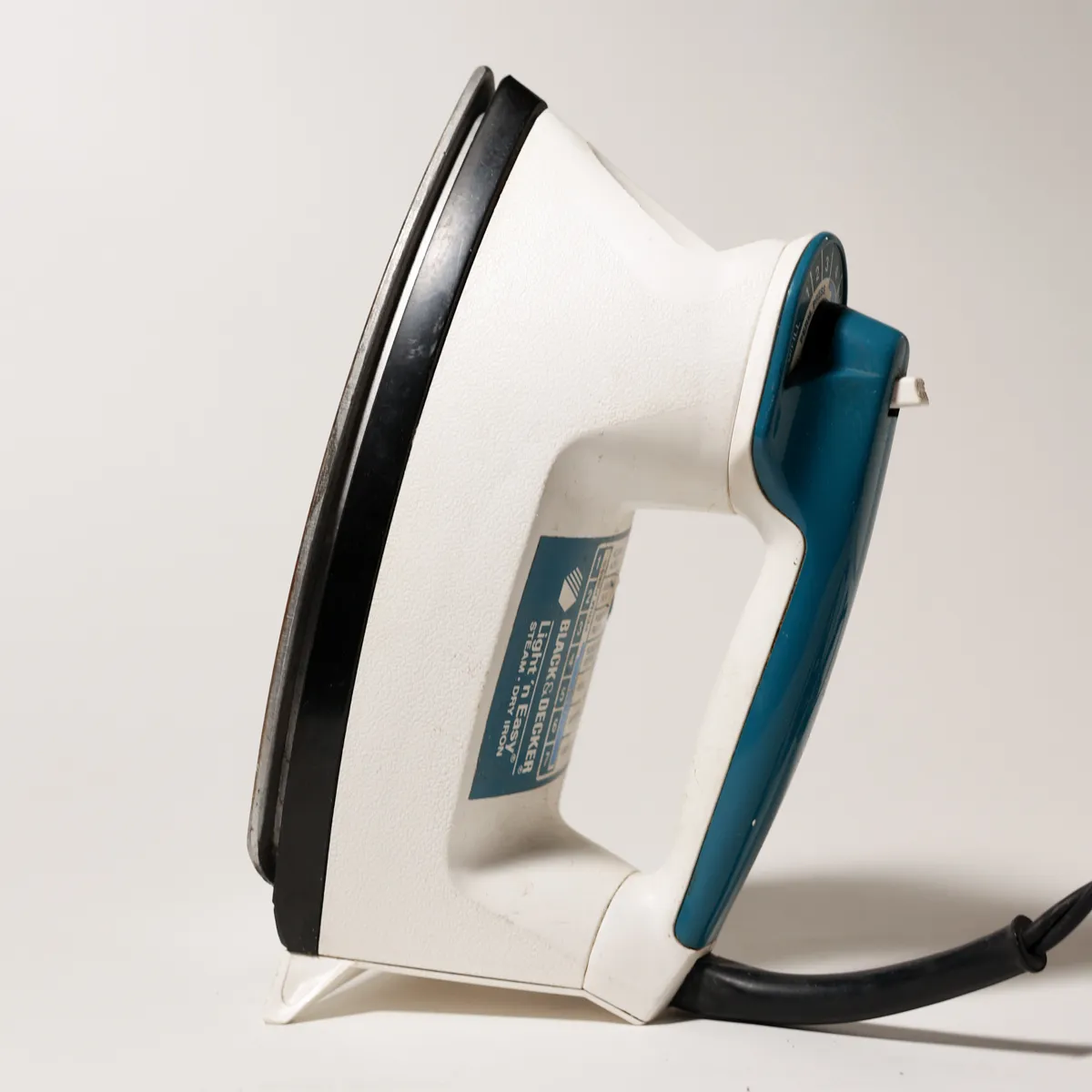 Vintage Black Decker Light N Easy Steam Iron