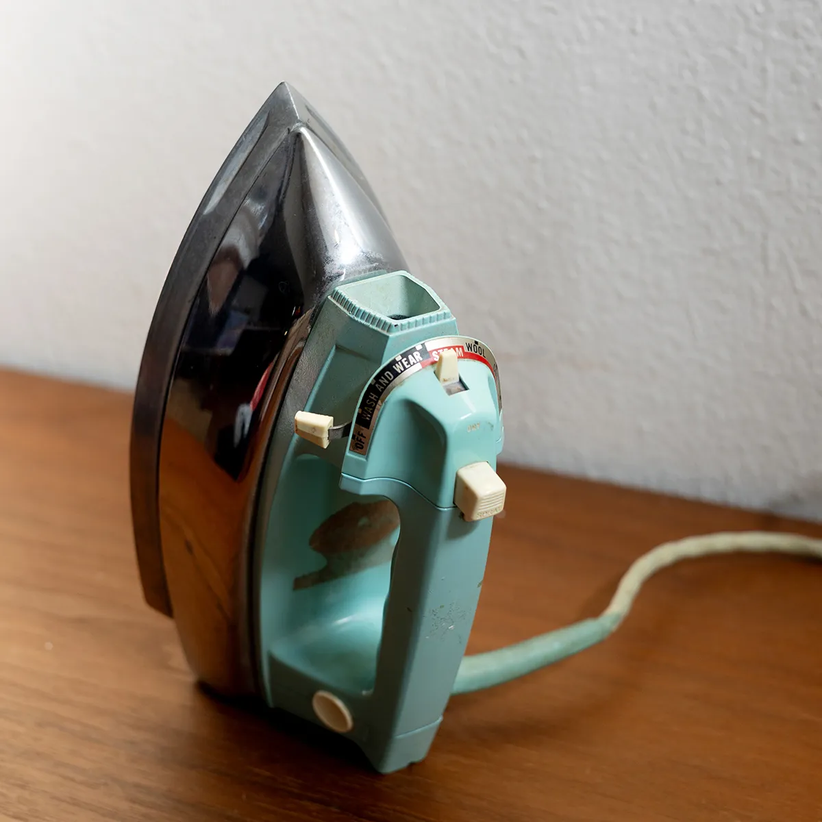 Vintage Antique SunBean Tiffany Blue Clothes Iron with fabric cord