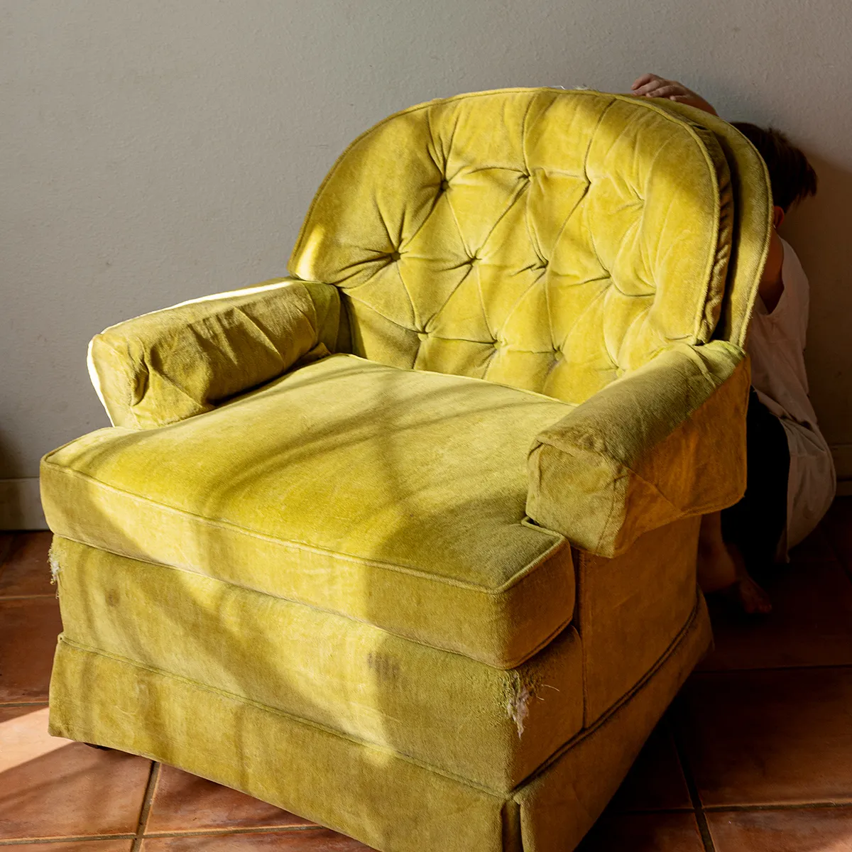 Hollywood Regency Green Yellow Crushed Velvet Mid Century Swivel Barrel Rocking Side Chair