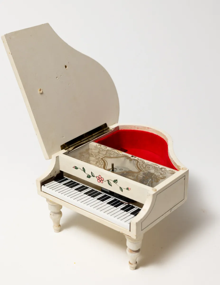 White Grand Piano Shaped Jewelry Box with Music Box included