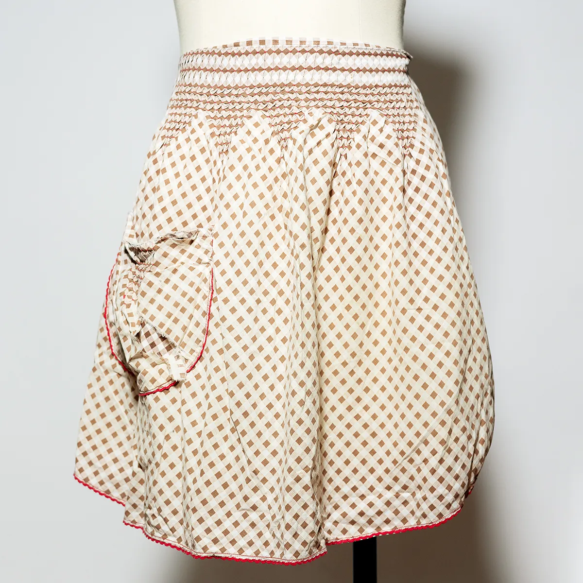 Kitchen Soft Goods: Hand Made Vintage Kitchen Apron small Brown and White Checkered Fabric with ruching -   44" around18" long