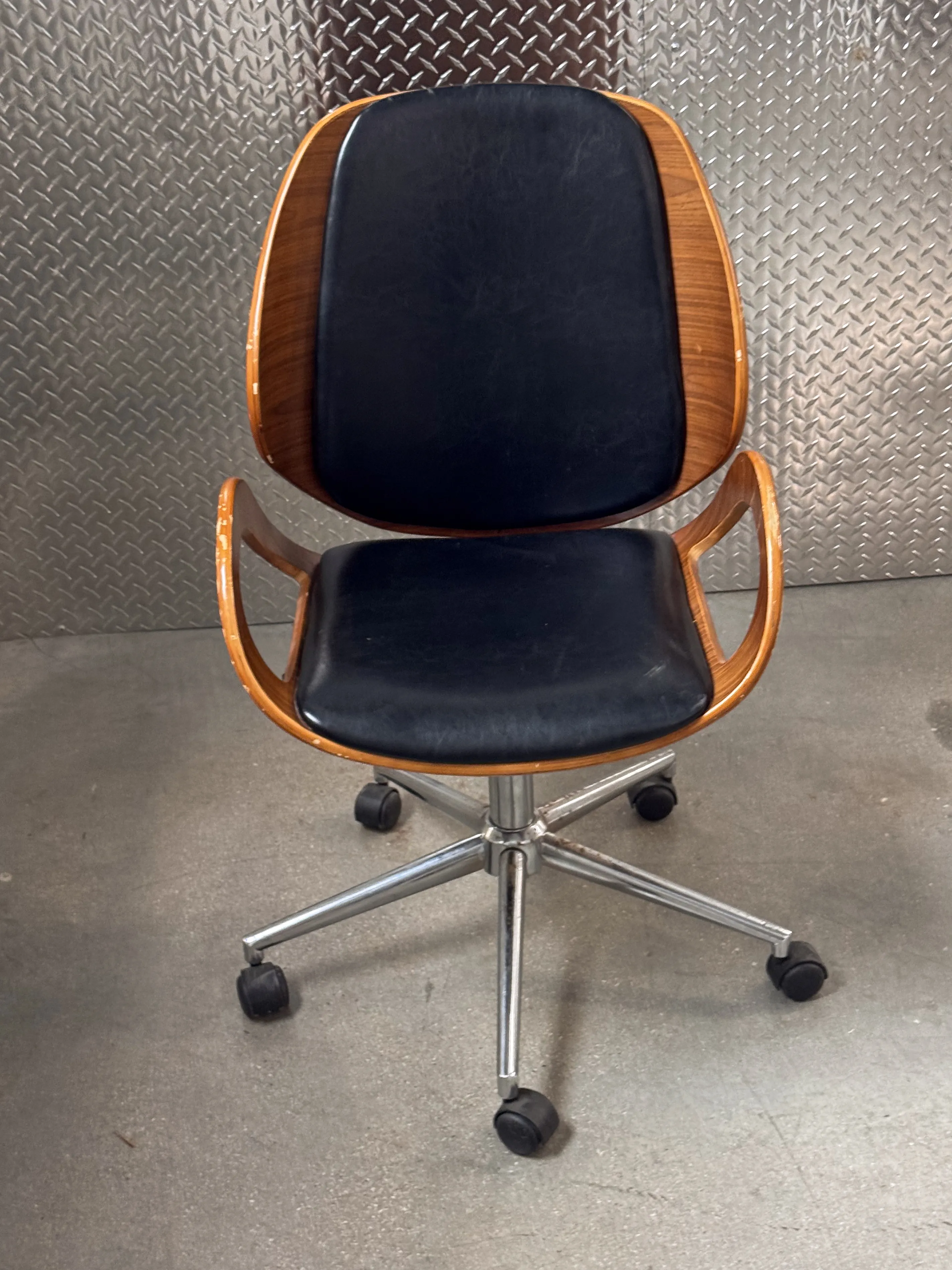 Retro Scandi designer office desk executive swivel chair in black and walnut wood