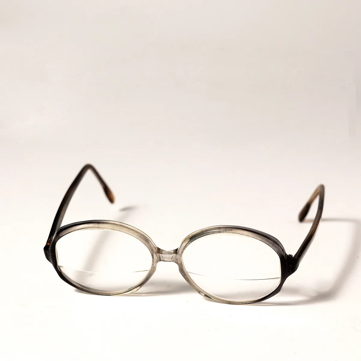 1980s women's eyeglass frames light brown tortoise sturdy Bifocal