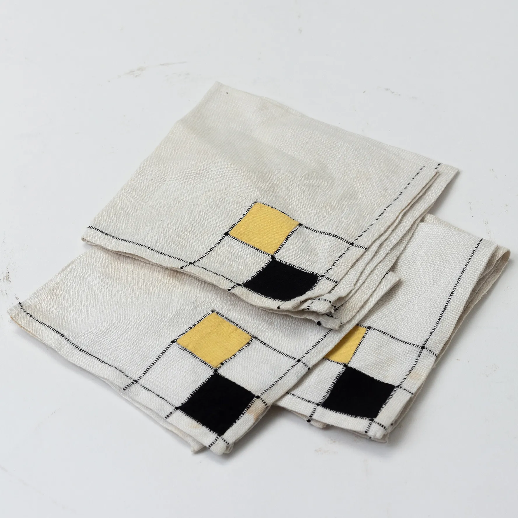 Set - Linen Black and Yellow Checkered Tablecloth and Matching Napkins