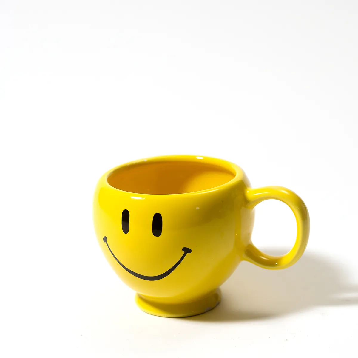 Extra Large Happy Face Coffee Mug - 6.5" x 4.25"