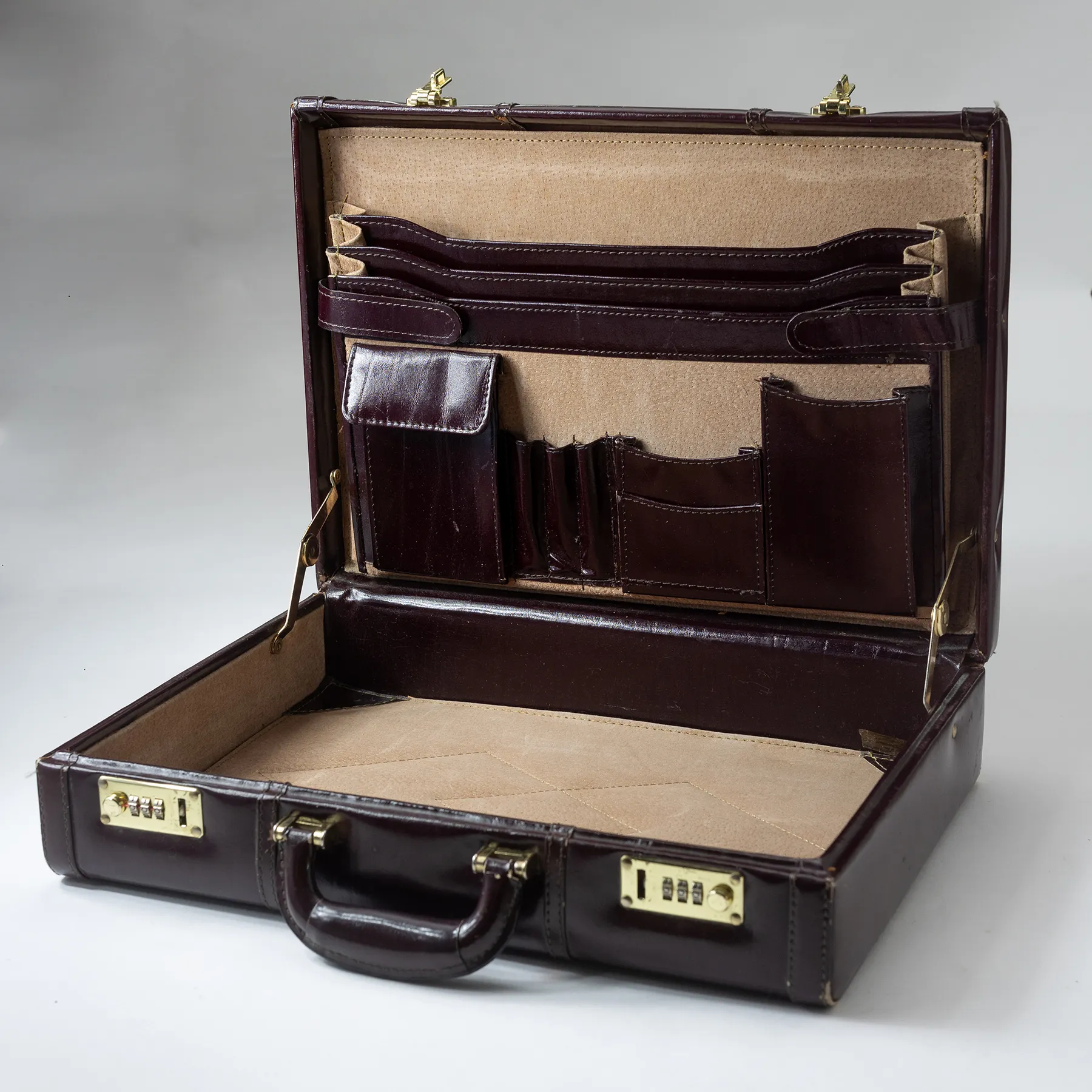 Vintage Brown Leather Briefcase Attache' - 18" x 13" 4.5"