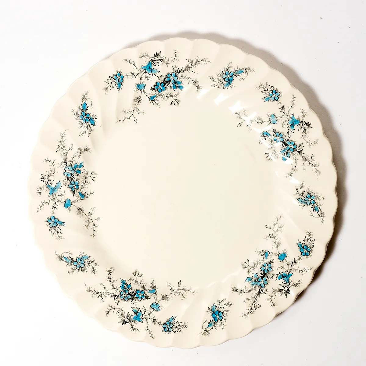 Terra Rose Scalloped Floral Dinner Plate, Texture, colorful, Flower motif - 10.75"