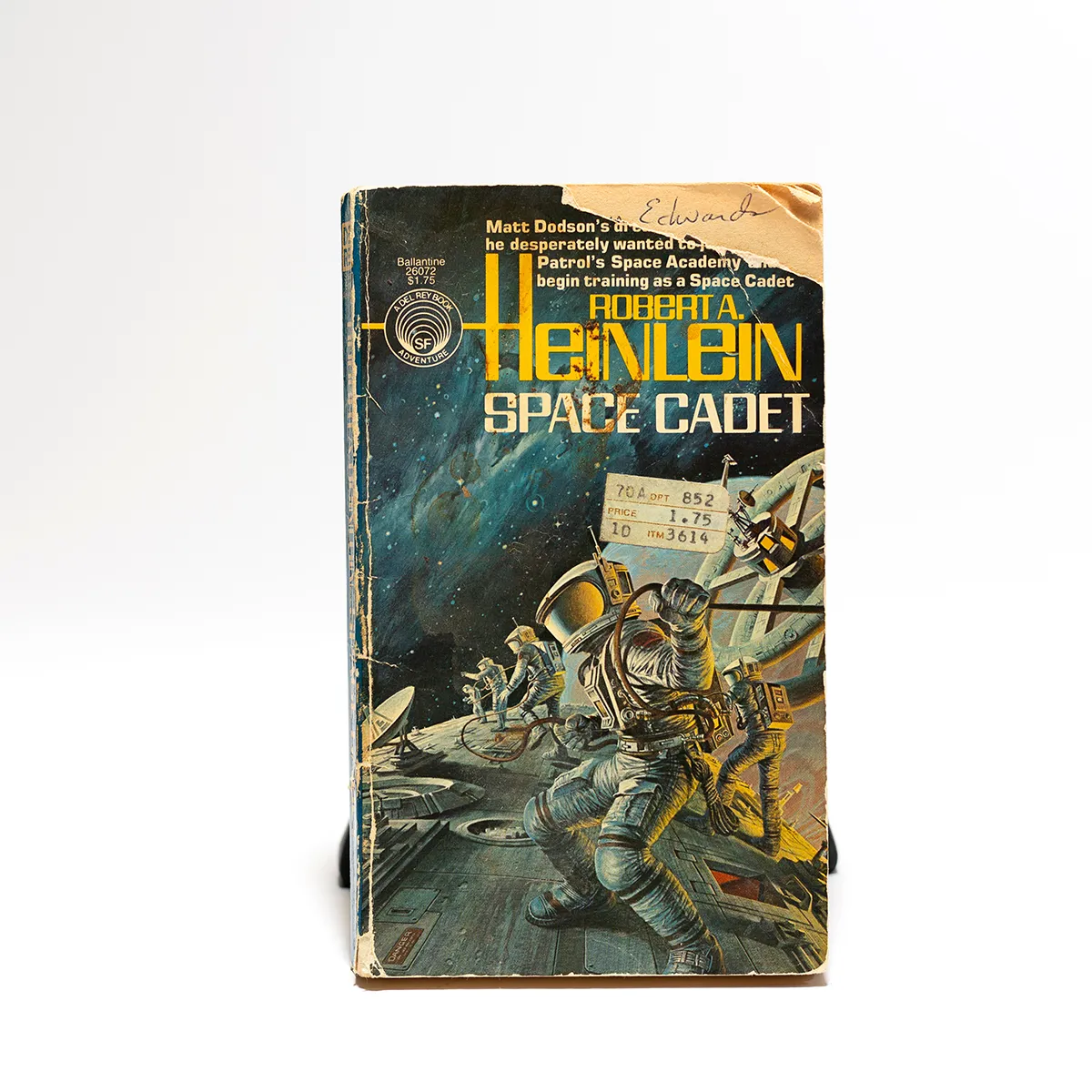 Vintage paperback book - Space Cadet Astronauts in the cover - 7" x 4.25"