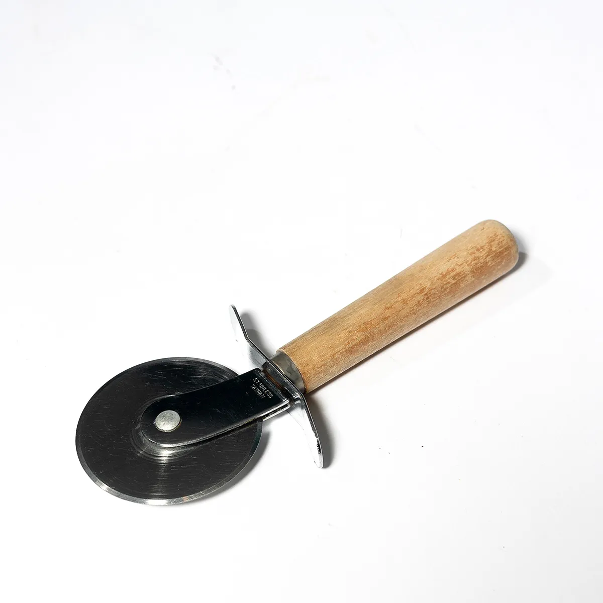 Small Wheel Pizza Cutter wood handle - 6.5"