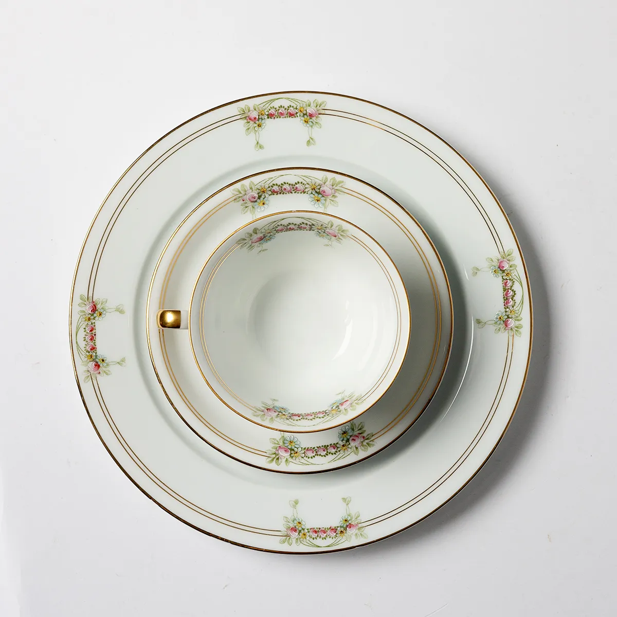 Krautheim Selb Bavaria Dinner Plate Fine China Simple Pink Flowers Gold Paint around the rim