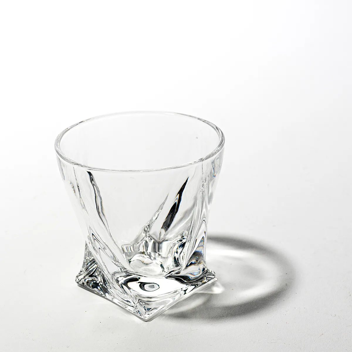 Diamante Quadro Whiskey Rocks Glass Clear Crystal Square bottom rotated