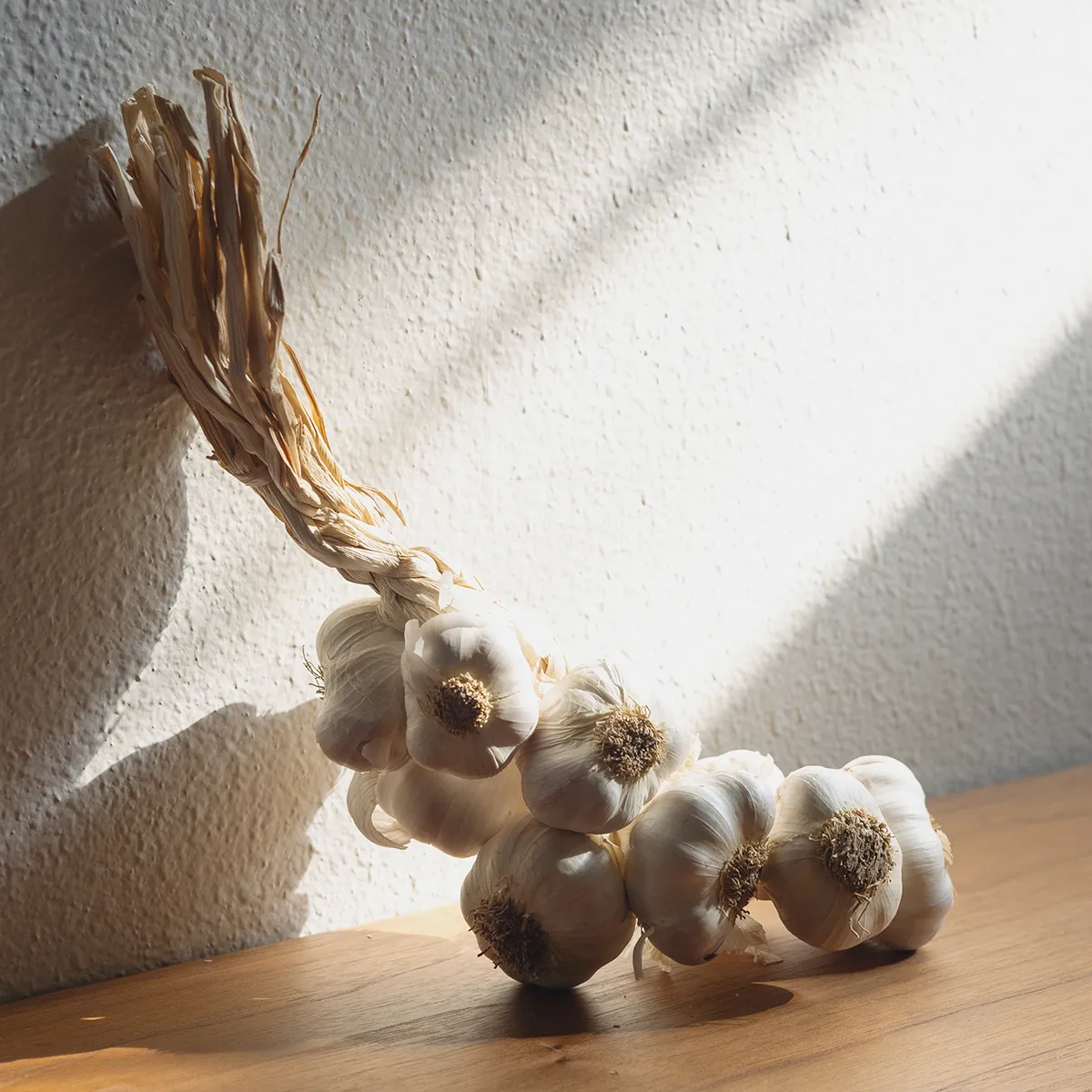Dried Braided Garlic natural