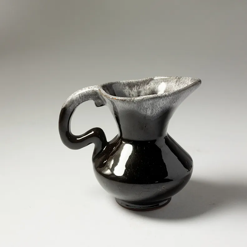 Red Clay Monticello Souvinier Coffee Creamer Brown with Paint Drip - 3.5"x4"