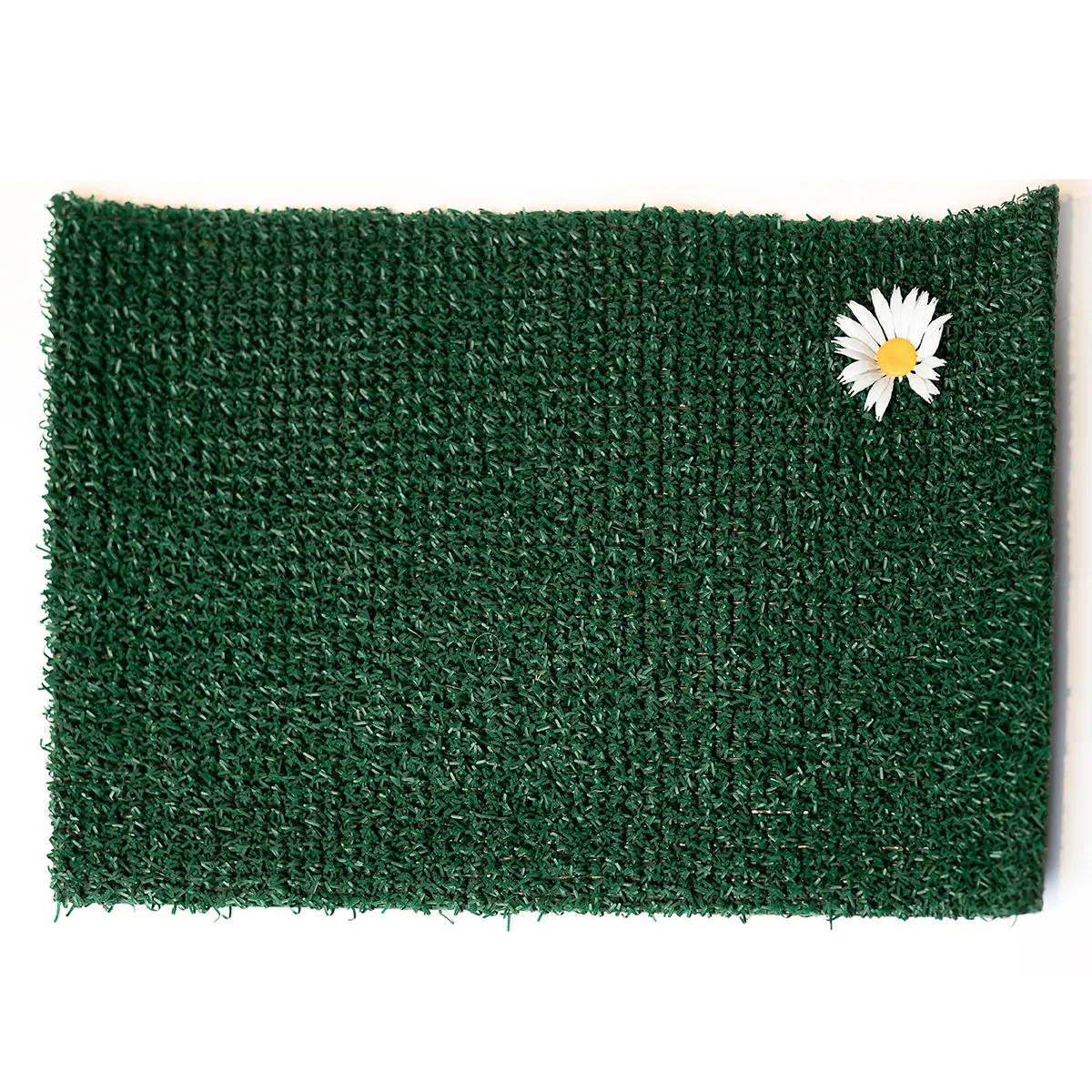 Green Faux Grass Door welcome mat with yellow and white daisy