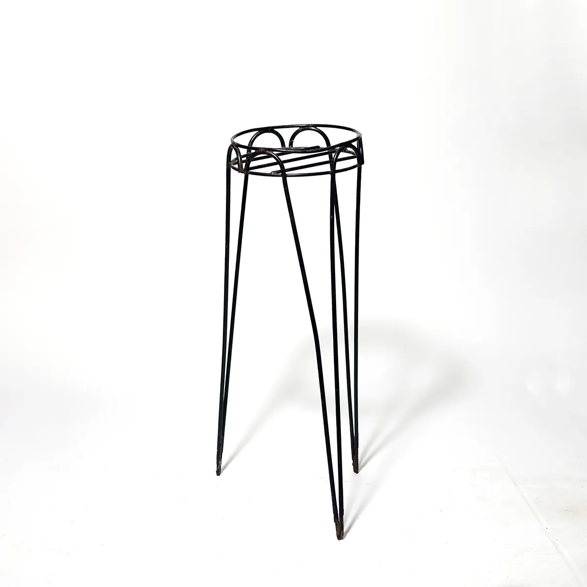 Black Wire metal tall plant flower pot stand Mid Century Modern Black Metal Wire Plant Stand Hairpin Legs Vintage Accent Table Bust Stand - 31" x 10 .5"