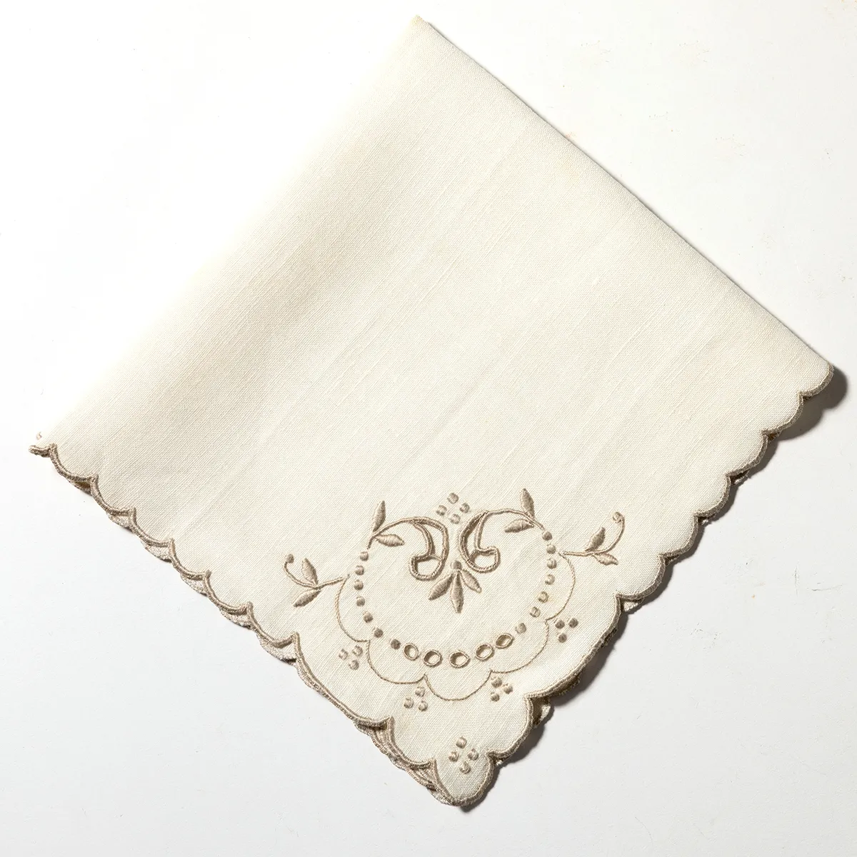 Vintage Pure Linen Embroidered Napkins pattern