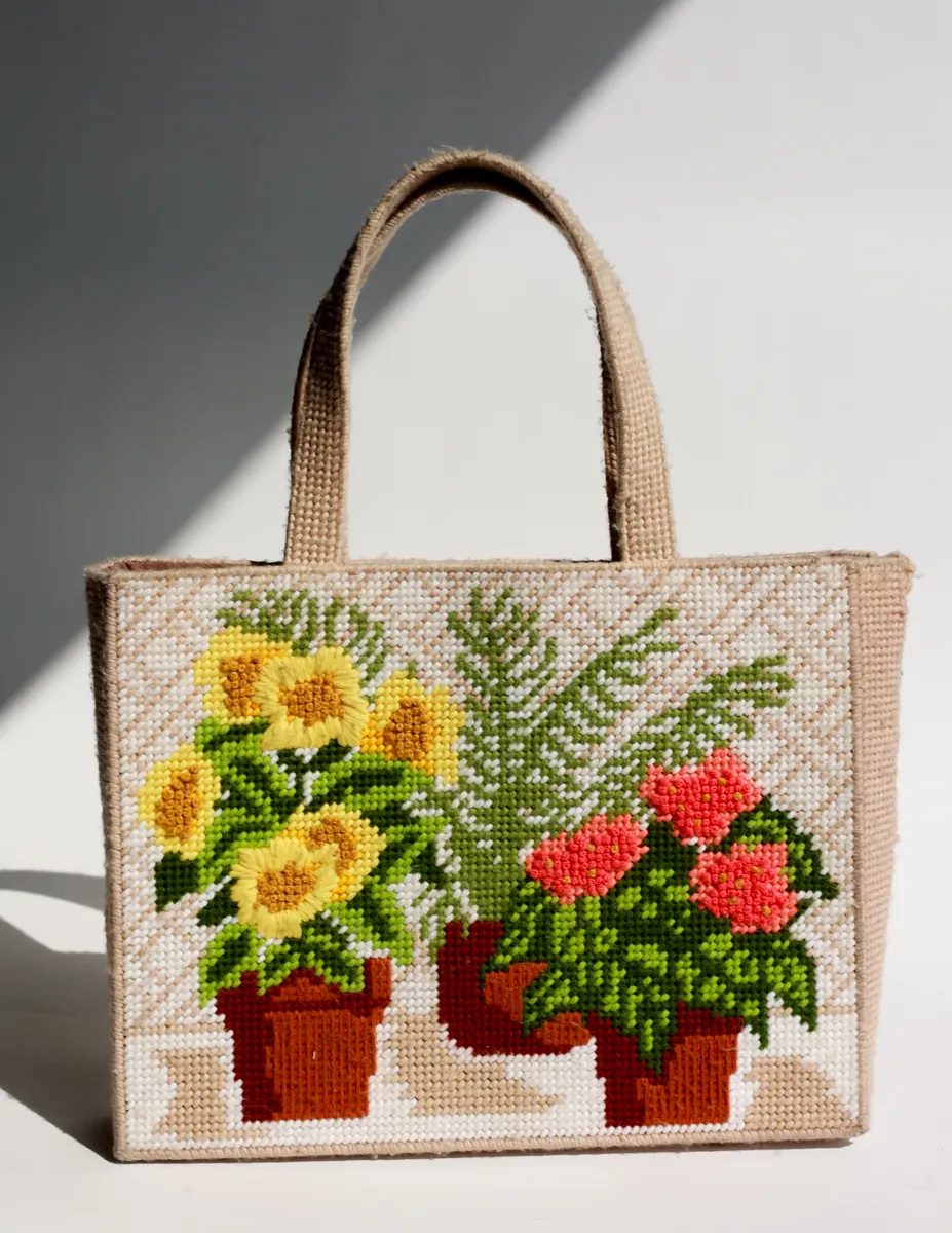 Vintage Granny Core Crochet Purse Handbag Flowers Garden Knit