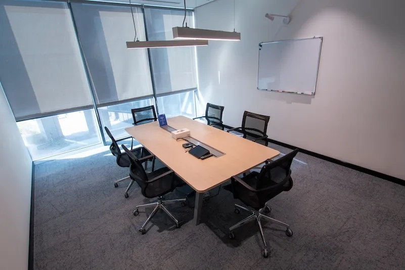 Small Meeting Room - 6 Pax