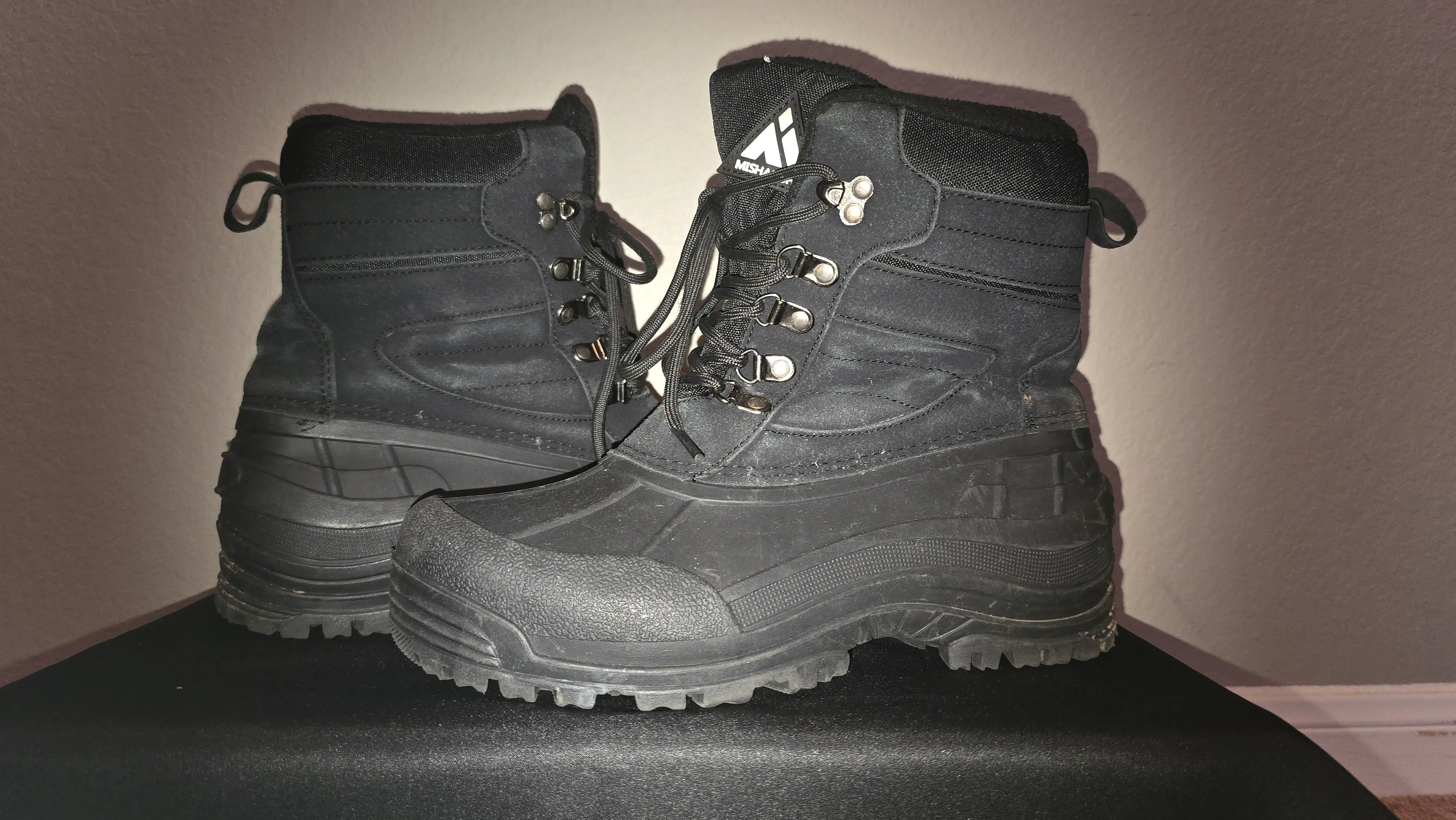 Boys Snow Boots size 7