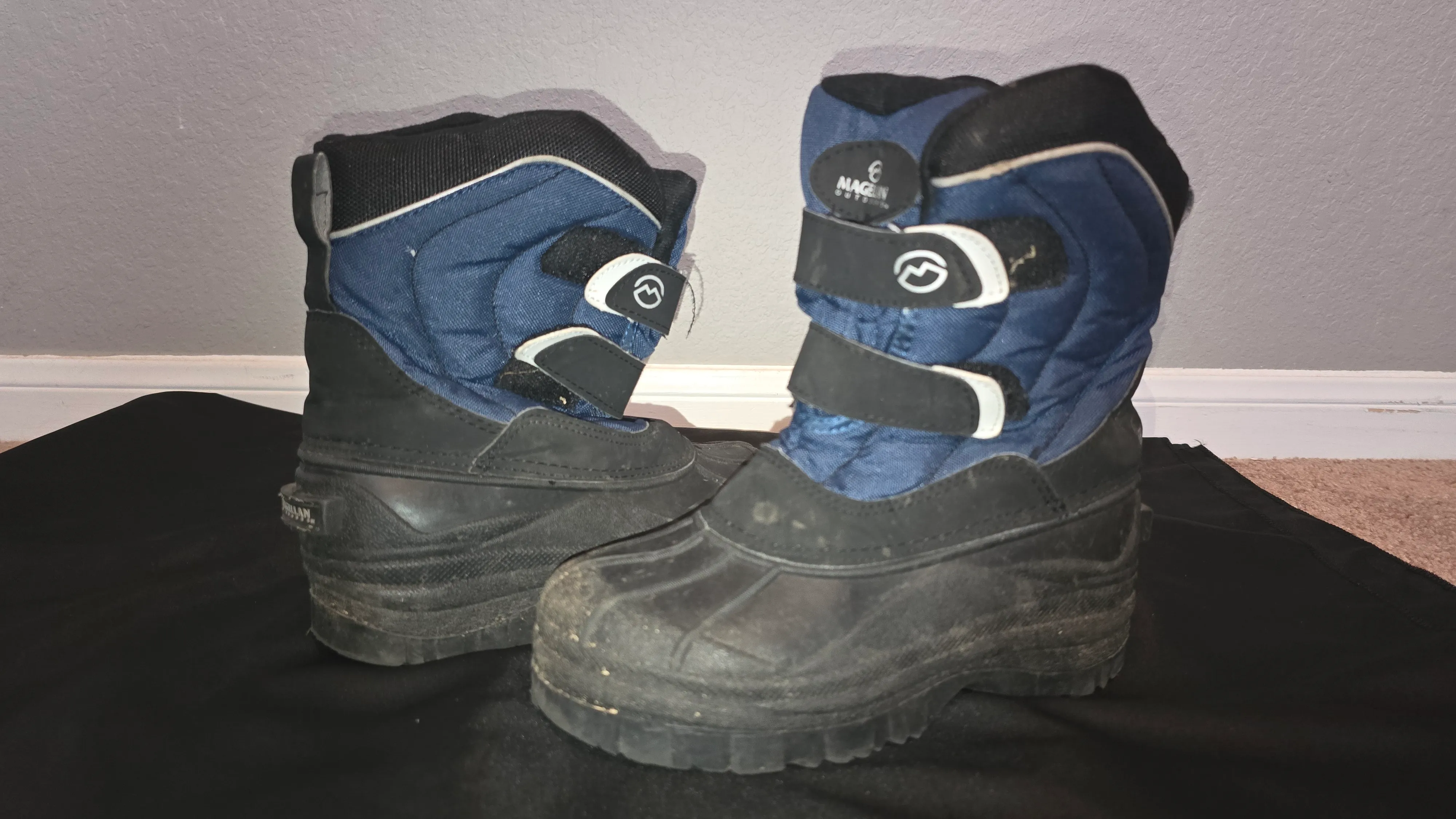 Boys Snow Boots size 1