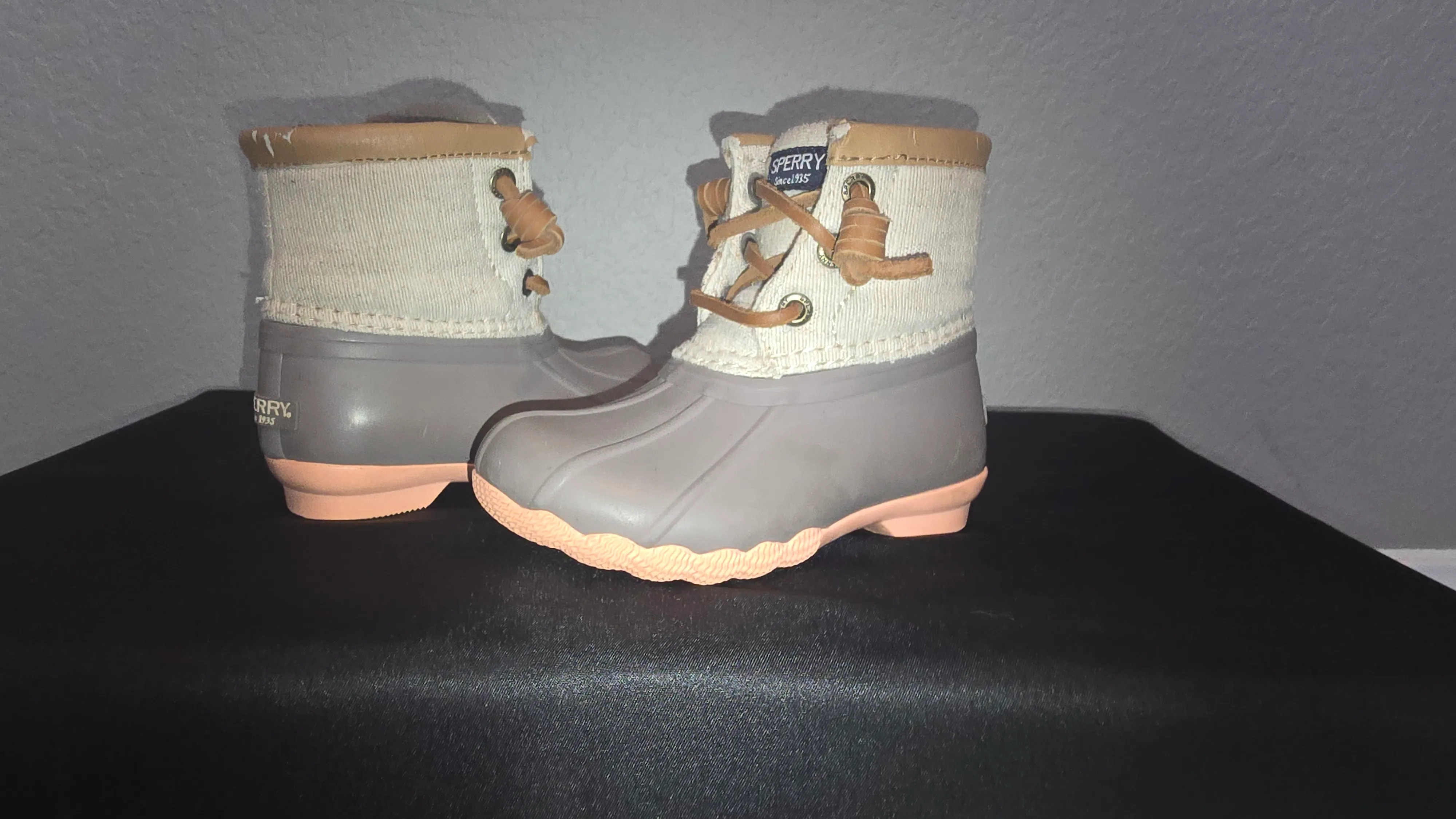 Infant girls sperry snow boot size 6