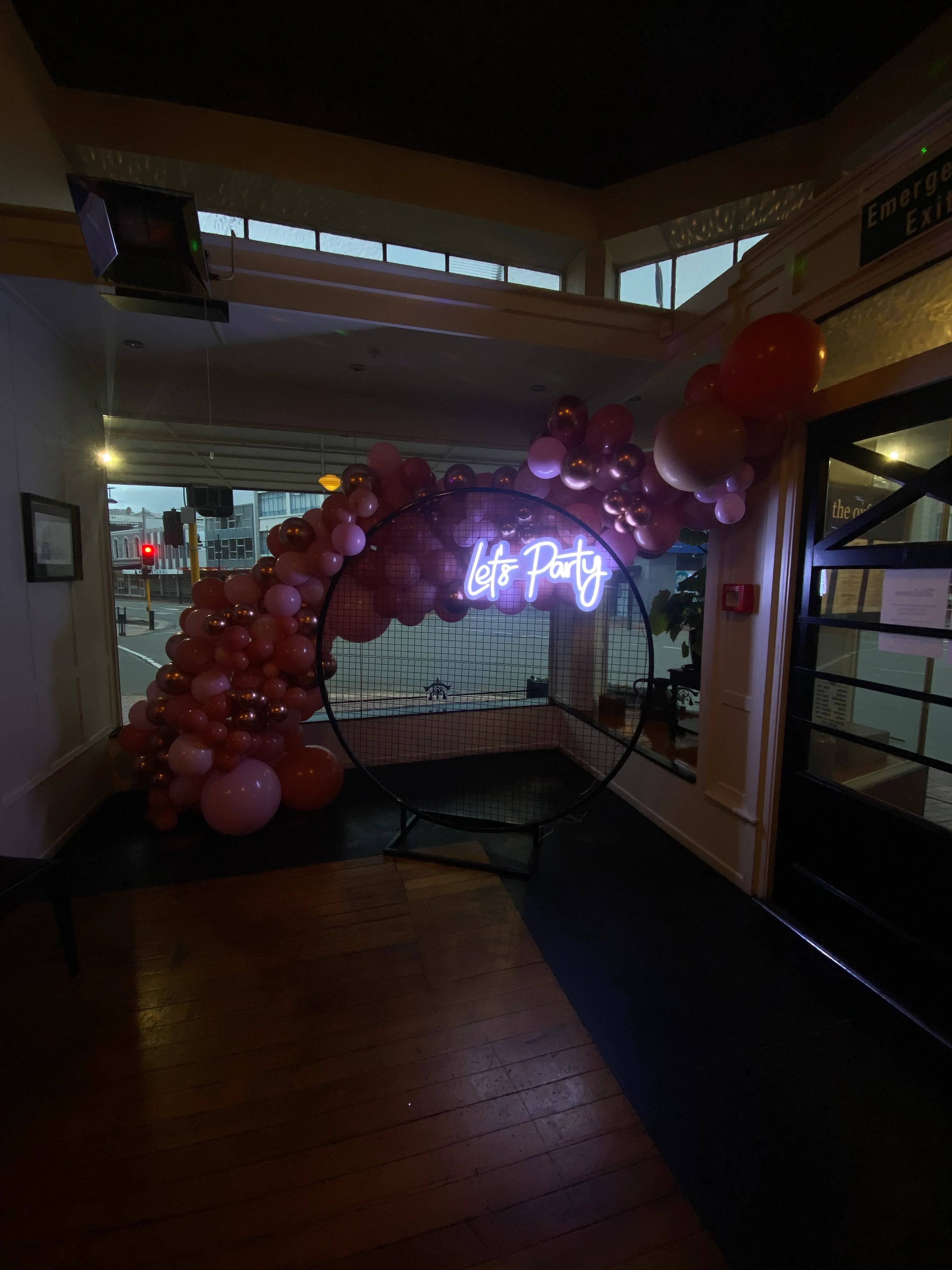 Let's Party' White Light Neon Sign