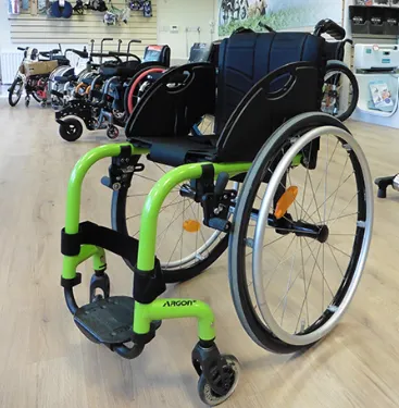 FAUTEUIL ROULANT PÉDIATRIQUE L14'' x P16'' x H14'' QUICKIE 2