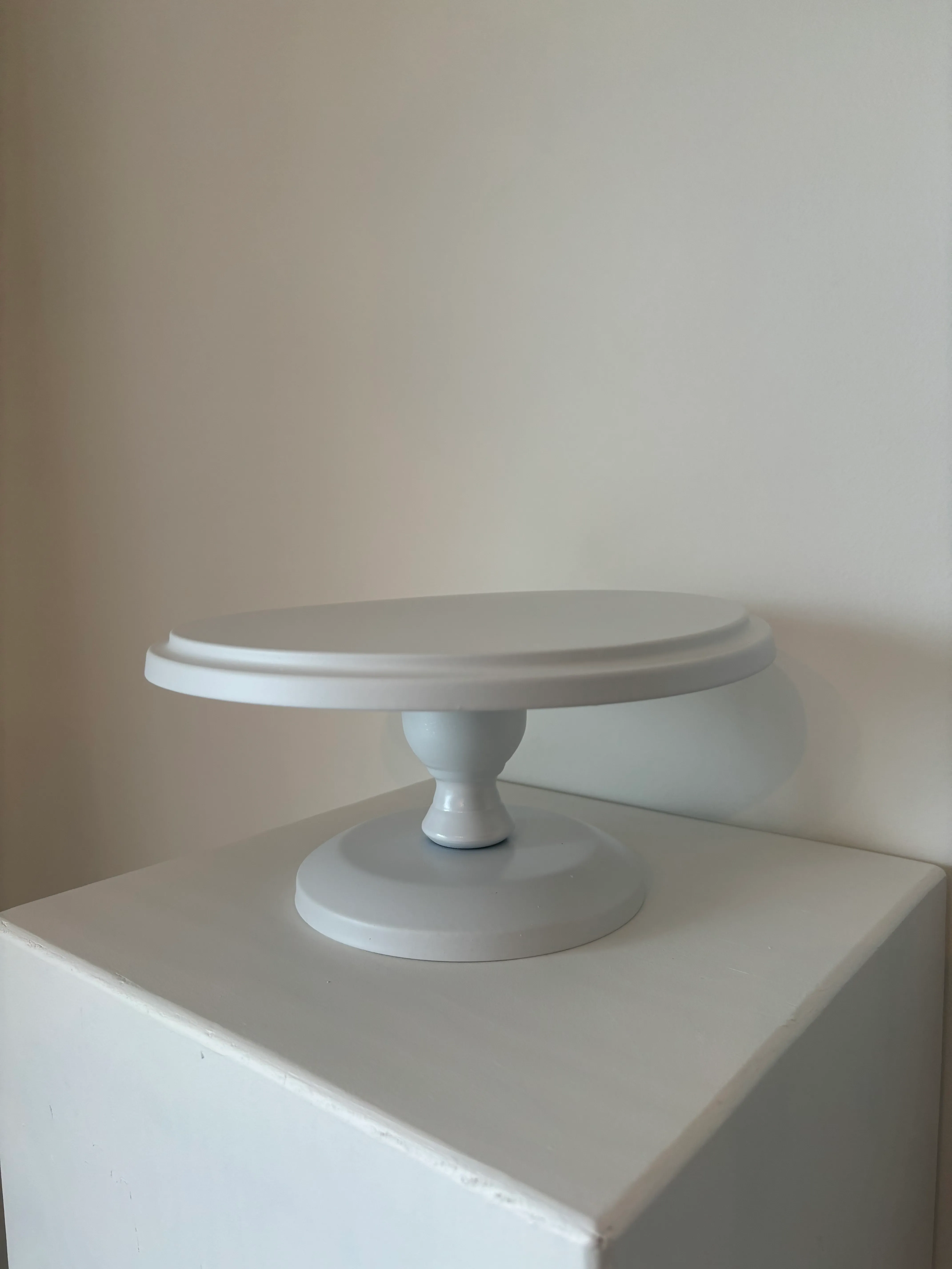 White Cake Stand