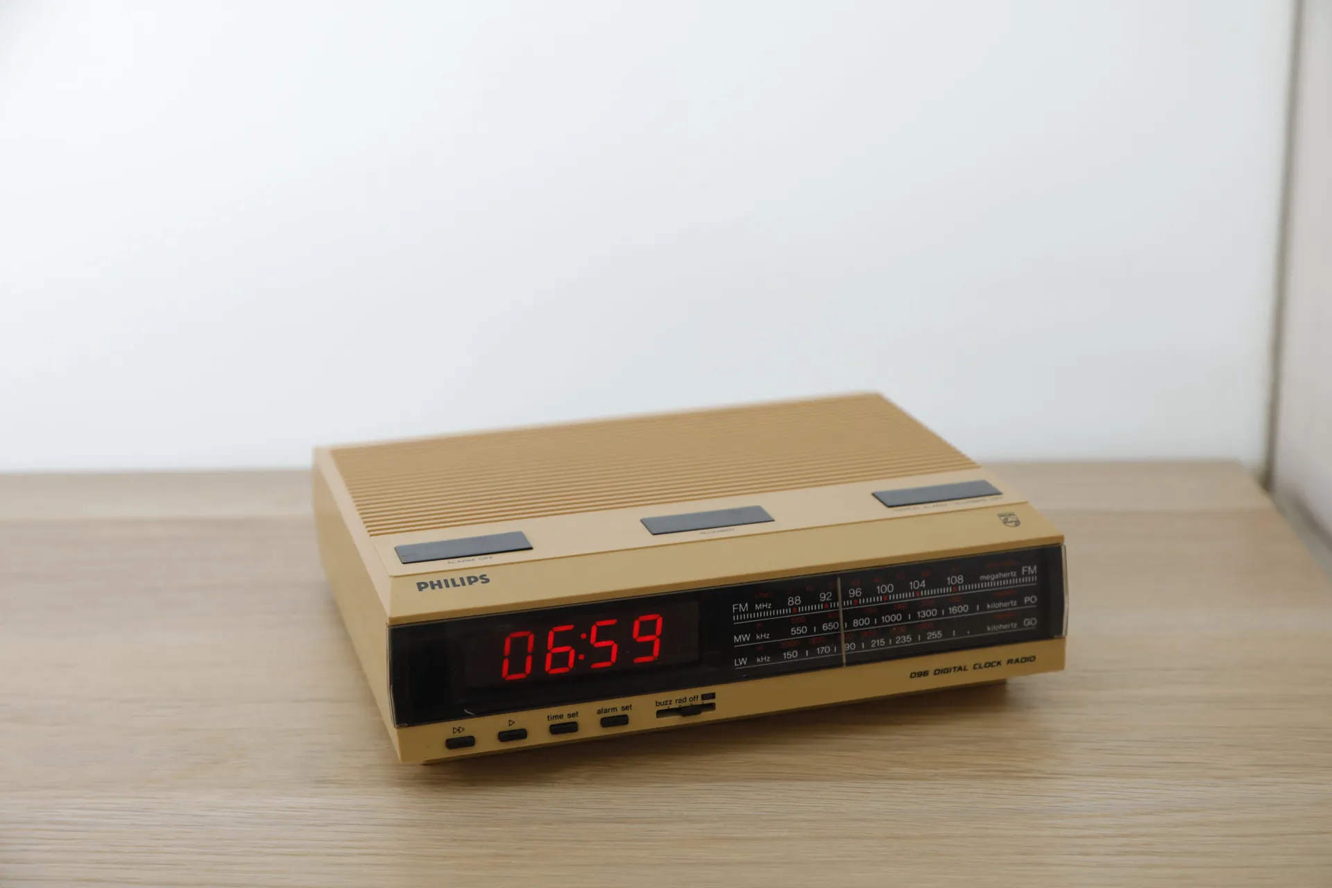 Rigged Radio Alarm Clock - Phillips 