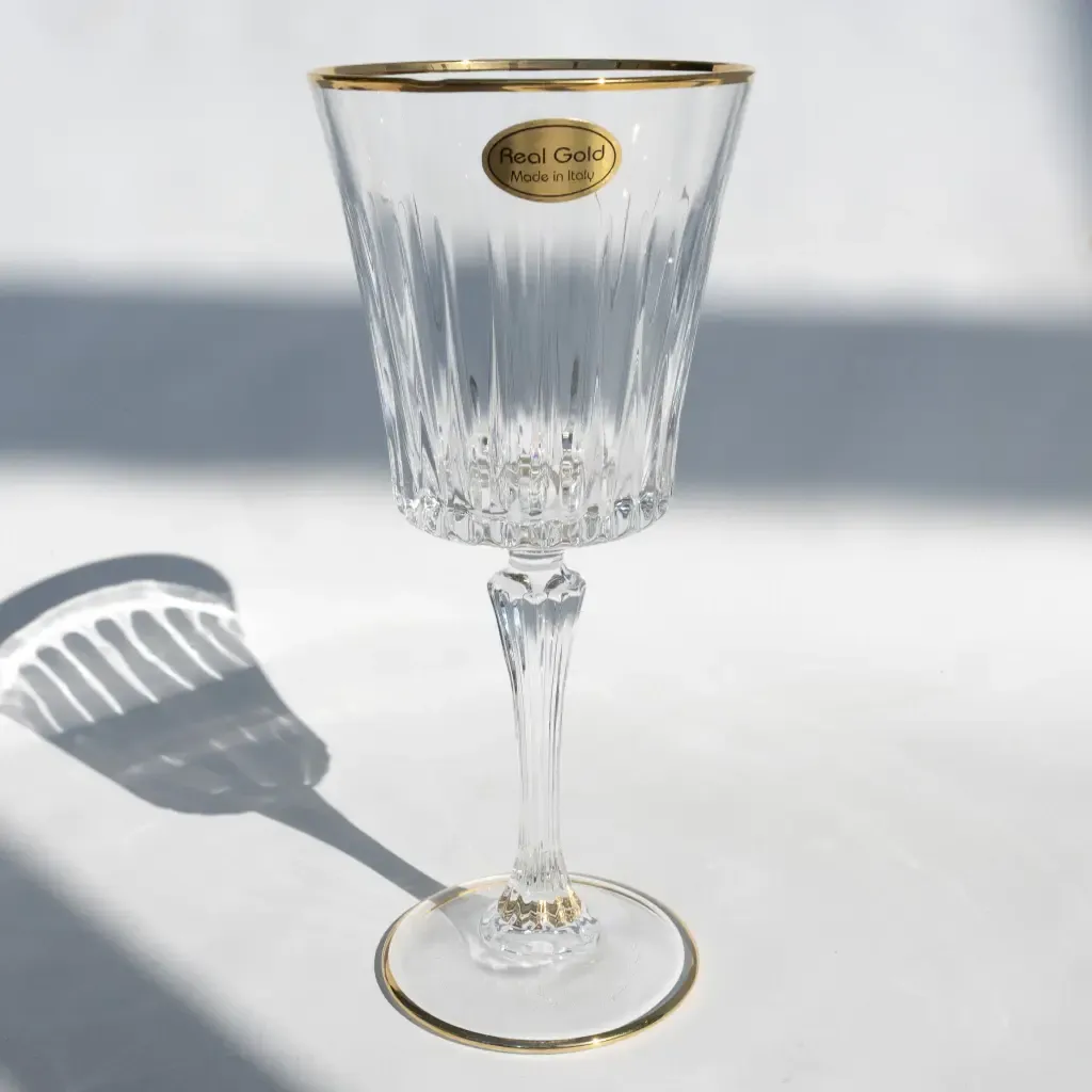 COPA CRISTAL BORDE ORO " VENECIA" Medida: 20 cm de alto boca 9cm