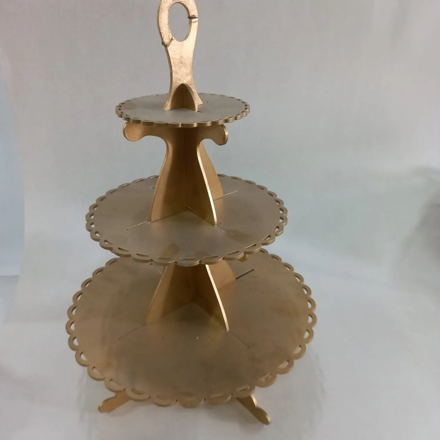 PORTA MASAS 3 PISOS ORO  "MD" BASE:28 X 40 ALT CM 